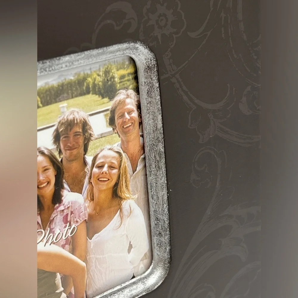 Cousins 6x4 wooden picture frame NEW